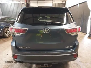 2016 Toyota Highlander XLE z VIN 5TDJKRFH8GS326488, wystawiony jako IAAI lot #42254990 z przebiegiem 120 382 mil mil oraz . Historia ofert i sprzedaży dostępna na DreamBid. Obrazek 16.