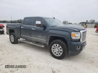 2017 GMC Sierra 2500HD Denali z VIN 1GT12UEG9HF133280, wystawiony jako Copart lot #46063115 z przebiegiem 153 311 mil mil oraz Szkoda całkowita • Salvage title. Historia ofert i sprzedaży dostępna na DreamBid. Obrazek 4.