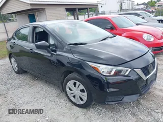2020 Nissan Versa S z VIN 3N1CN8DV2LL807469, wystawiony jako IAAI lot #42388001 z przebiegiem 102 621 mil mil oraz . Historia ofert i sprzedaży dostępna na DreamBid. Obrazek 1.