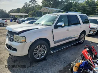 2010 Lincoln Navigator with VIN 5LMJJ2H56AEJ02672, listed as a Copart auction lot 64501095 with 108,048 mi miles and Salvage title. Bid and sale history available at DreamBid. Image 1.