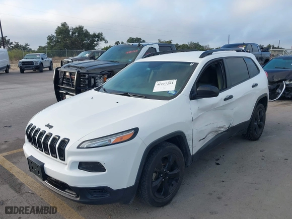 2016 Jeep Cherokee Altitude with VIN 1C4PJLAB8GW336631, listed as a IAAI auction lot 41117291 with 101,020 mi miles. Bid and sale history available at carsss.com. Image 18.