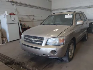2006 Toyota Highlander Hybrid with VIN JTEDW21A260013713, listed as a IAAI auction lot 42133296 with 261,797 mi miles. Bid and sale history available at carsss.com. Image 6.