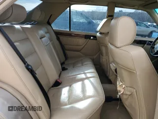 1990 Mercedes-Benz 300 E z VIN WDBEA30D8LB117873, wystawiony jako Copart lot #50346635 z przebiegiem 171 434 mil mil oraz Czysty tytuł • Clean title. Historia ofert i sprzedaży dostępna na DreamBid. Obrazek 10.