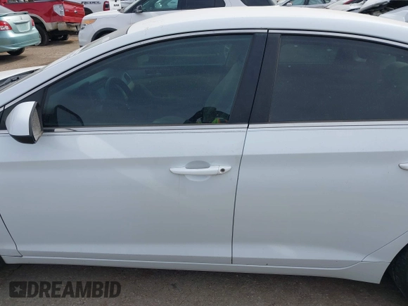 2015 Hyundai Sonata SE z VIN 5NPE24AFXFH235205, wystawiony jako IAAI lot #41596454 z przebiegiem 66 461 mil mil oraz . Historia ofert i sprzedaży dostępna na DreamBid. Obrazek 14.