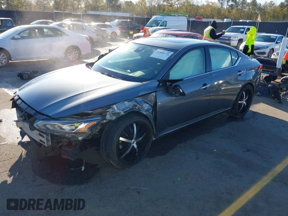 2019 Nissan Altima 2.5 SV with VIN 1N4BL4DV9KN300192, listed as a IAAI auction lot 41880131 with 144,983 mi miles. Bid and sale history available at carsss.com. Image 2.
