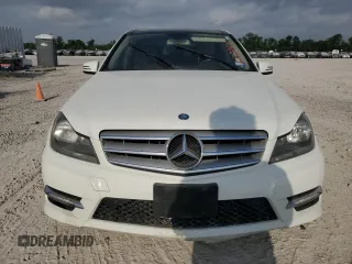 2012 Mercedes-Benz C 250 Sport z VIN WDDGF4HB0CA609006, wystawiony jako Copart lot #53737835 z przebiegiem 169 890 mil mil oraz Szkoda całkowita • Salvage title. Historia ofert i sprzedaży dostępna na DreamBid. Obrazek 5.