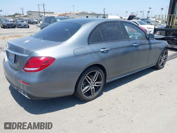 2019 Mercedes-Benz E 300 with VIN WDDZF4JB3KA601824, listed as a IAAI auction lot 42053608 with 54,998 mi miles and . Bid and sale history available at DreamBid. Image 4.