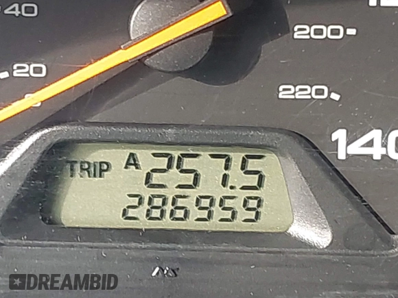 2002 Honda Odyssey EX z VIN 5FNRL186X2B014652, wystawiony jako IAAI lot #41950225 z przebiegiem 286 959 mil mil oraz . Historia ofert i sprzedaży dostępna na DreamBid. Obrazek 7.