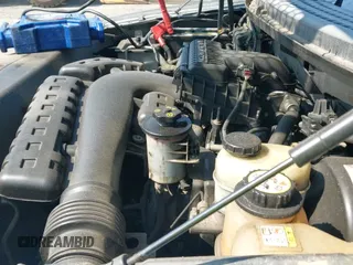 2005 Ford F-150 XLT z VIN 1FTPW12565FB29683, wystawiony jako IAAI lot #42790045 z przebiegiem 223 652 mil mil oraz . Historia ofert i sprzedaży dostępna na DreamBid. Obrazek 13.