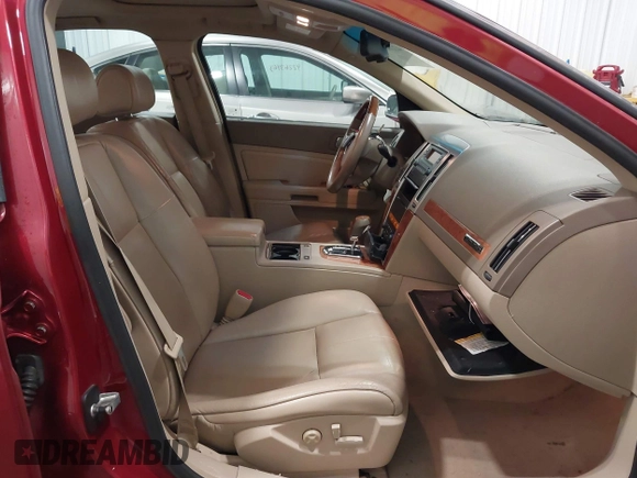 2008 Cadillac STS RWD z VIN 1G6DW67VX80125610, wystawiony jako IAAI lot #42280815 z przebiegiem 207 192 mil mil oraz . Historia ofert i sprzedaży dostępna na DreamBid. Obrazek 5.