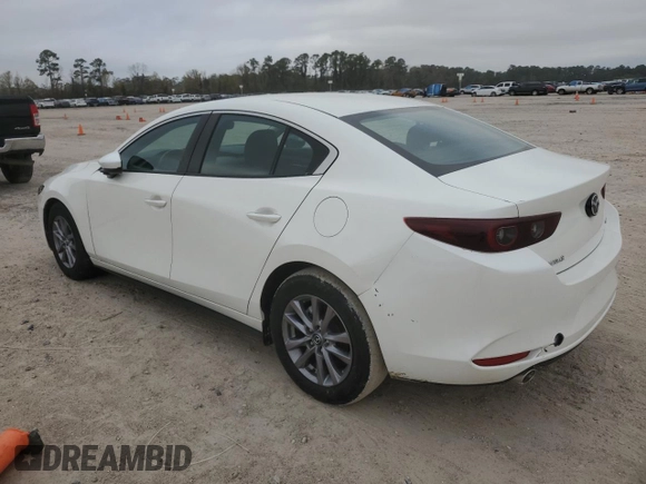 2022 Mazda 3 S with VIN 3MZBPAAL4NM307238, listed as a Copart auction lot 86509444 with 31,607 mi miles and Salvage title. Bid and sale history available at DreamBid. Image 2.