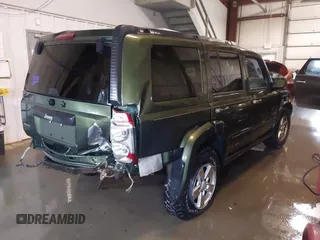 2007 Jeep Commander Sport z VIN 1J8HG48P17C545682, wystawiony jako IAAI lot #41369706 z przebiegiem 187 900 mil mil oraz . Historia ofert i sprzedaży dostępna na DreamBid. Obrazek 4.