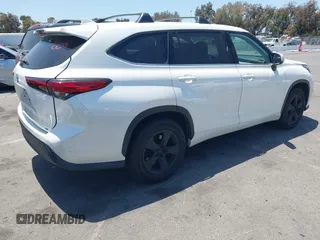 2021 Toyota Highlander L with VIN 5TDZZRAH7MS072385, listed as a IAAI auction lot 42281326 with 101,433 mi miles and . Bid and sale history available at DreamBid. Image 4.