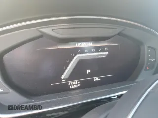 2020 Audi S8 z VIN WAU8SAF82LN004331, wystawiony jako Copart lot #80528434 z przebiegiem 41 383 mil mil oraz Szkody całkowita. Historia ofert i sprzedaży dostępna na DreamBid. Obrazek 9.