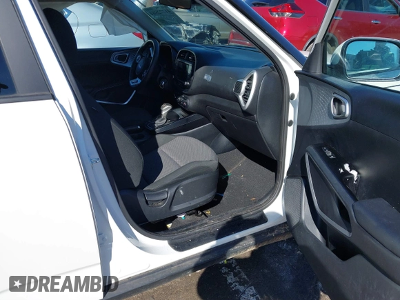 2022 Kia Soul LX with VIN KNDJ23AU7N7832757, listed as a IAAI auction lot 41772864 with 78,499 mi miles. Bid and sale history available at carsss.com. Image 5.