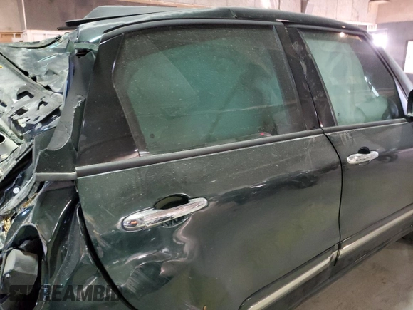 2015 FIAT 500L Lounge with VIN ZFBCFACH6FZ035006, listed as a Copart auction lot 83489034 with 0 mi miles and Salvage Title. Bid and sale history available at carsss.com. Image 10.