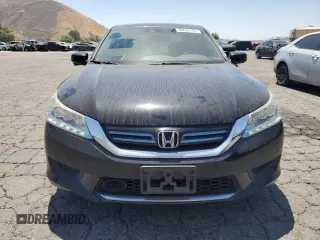 2015 Honda Accord Touring with VIN 1HGCR6F75FA000932, listed as a Copart auction lot 60682095 with 143,105 mi miles and Salvage title. Bid and sale history available at DreamBid. Image 5.