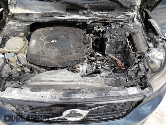 2022 Volvo XC40 R-Design with VIN YV4162UM6N2783586, listed as a Copart auction lot 51628425 with Not provided miles and Salvage title. Bid and sale history available at DreamBid. Image 12.