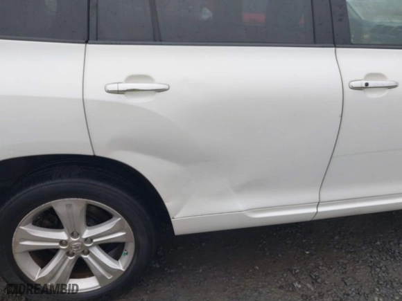 2010 Toyota Highlander Limited with VIN JTEDK3EH3A2161200, listed as a IAAI auction lot 40991607 with 141,423 mi miles. Bid and sale history available at carsss.com. Image 18.