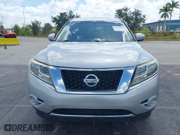 2016 Nissan Pathfinder SV with VIN 5N1AR2MN5GC647848, listed as a IAAI auction lot 42178328 with 155,942 mi miles. Bid and sale history available at carsss.com. Image 6.