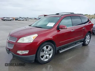 2011 Chevrolet Traverse LTZ z VIN 1GNKRLED6BJ142238, wystawiony jako IAAI lot #42183153 z przebiegiem 149 483 mil mil oraz . Historia ofert i sprzedaży dostępna na DreamBid. Obrazek 18.