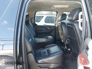2011 Cadillac Escalade ESV Premium z VIN 1GYS4JEFXBR189541, wystawiony jako IAAI lot #41731883 z przebiegiem 106 023 mil mil oraz . Historia ofert i sprzedaży dostępna na DreamBid. Obrazek 8.