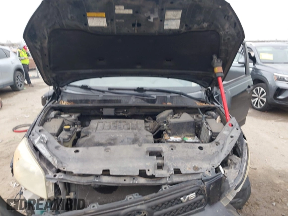 2006 Toyota RAV4 with VIN JTMZK33V965001685, listed as a IAAI auction lot 40995034 with 254,383 mi miles. Bid and sale history available at carsss.com. Image 10.