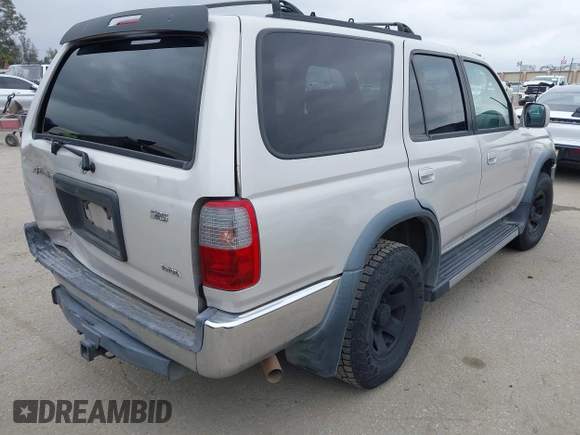 2000 Toyota 4Runner SR5 with VIN JT3GN86R1Y0139753, listed as a IAAI auction lot 42192055 with 178,459 mi miles and . Bid and sale history available at DreamBid. Image 4.