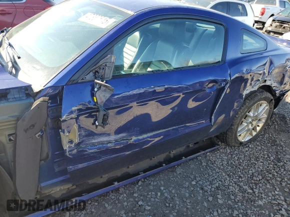 2013 Ford Mustang V6 with VIN 1ZVBP8AM9D5267518, listed as a Copart auction lot 47307545 with 109,784 mi miles and Salvage title. Bid and sale history available at DreamBid. Image 7.