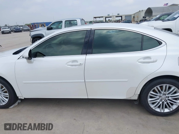 2016 Lexus ES with VIN JTHBK1GGXG2242903, listed as a IAAI auction lot 41911044 with 84,278 mi miles. Bid and sale history available at carsss.com. Image 15.