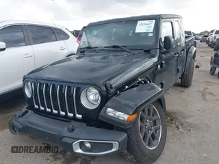 2023 Jeep Gladiator Overland z VIN 1C6HJTFG2PL523686, wystawiony jako IAAI lot #42134627 z przebiegiem 33 575 mil mil oraz . Historia ofert i sprzedaży dostępna na DreamBid. Obrazek 17.