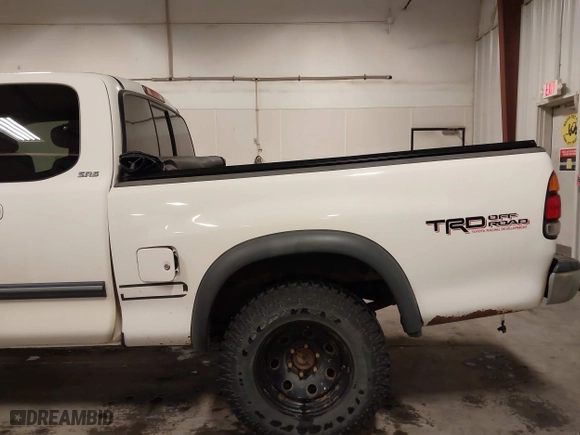 2002 Toyota Tundra SR5 with VIN 5TBBT44162S327523, listed as a IAAI auction lot 41635111 with 200,733 mi miles. Bid and sale history available at carsss.com. Image 12.