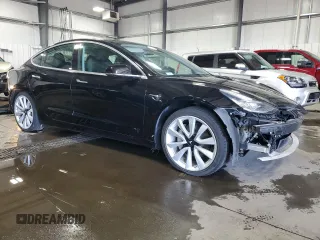 2019 Tesla Model 3 Mid Range z VIN 5YJ3E1EA4KF310792, wystawiony jako Copart lot #53031595 z przebiegiem 99 799 mil mil oraz Szkody całkowita. Historia ofert i sprzedaży dostępna na DreamBid. Obrazek 4.