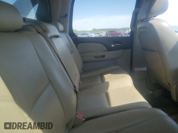 2013 Chevrolet Avalanche LTZ z VIN 3GNTKGE74DG217811, wystawiony jako Copart lot #53439525 z przebiegiem 233 296 mil mil oraz Czysty tytuł • Clean title. Historia ofert i sprzedaży dostępna na DreamBid. Obrazek 10.