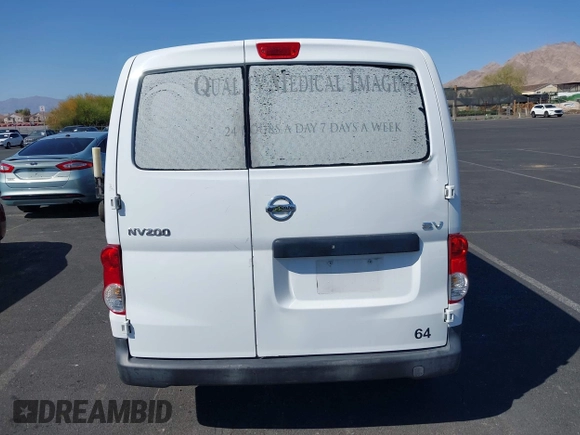 2015 Nissan NV200 SV z VIN 3N6CM0KN6FK701120, wystawiony jako IAAI lot #41971475 z przebiegiem 209 564 mil mil oraz . Historia ofert i sprzedaży dostępna na DreamBid. Obrazek 6.