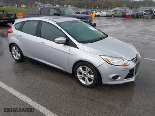 2014 Ford Focus SE with VIN 1FADP3K2XEL277506, listed as a IAAI auction lot 41900240 with 204,989 mi miles. Bid and sale history available at carsss.com. Image 1.