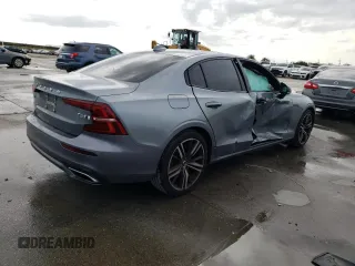 2019 Volvo S60 R-Design with VIN 7JRA22TM8KG015933, listed as a Copart auction lot 78727043 with 44,512 mi miles. Bid and sale history available at carsss.com. Image 3.