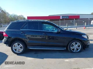 2015 Mercedes-Benz M 350 with VIN 4JGDA5HB1FA526024, listed as a IAAI auction lot 41888298 with 90,188 mi miles and . Bid and sale history available at carsss.com. Image 13.