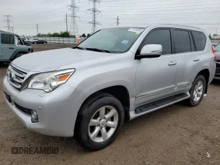 2010 Lexus GX 460 Premium z VIN JTJJM7FX5A5007839, wystawiony jako Copart lot #57615045 z przebiegiem 175 289 mil mil oraz Tytuł czysty. Historia ofert i sprzedaży dostępna na DreamBid. Obrazek 1.