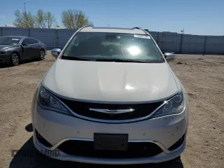 2017 Chrysler Pacifica Limited z VIN 2C4RC1GG4HR607740, wystawiony jako Copart lot #53989725 z przebiegiem 158 148 mil mil oraz Szkoda całkowita • Salvage title. Historia ofert i sprzedaży dostępna na DreamBid. Obrazek 5.