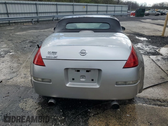 2004 Nissan 350Z Enthusiast z VIN JN1AZ36A54T015600, wystawiony jako Copart lot #53322995 z przebiegiem 114 850 mil mil oraz Czysty tytuł • Clean title. Historia ofert i sprzedaży dostępna na DreamBid. Obrazek 6.