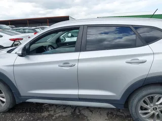 2017 Hyundai Tucson SE with VIN KM8J3CA47HU522428, listed as a IAAI auction lot 41985111 with 86,890 mi miles. Bid and sale history available at carsss.com. Image 14.