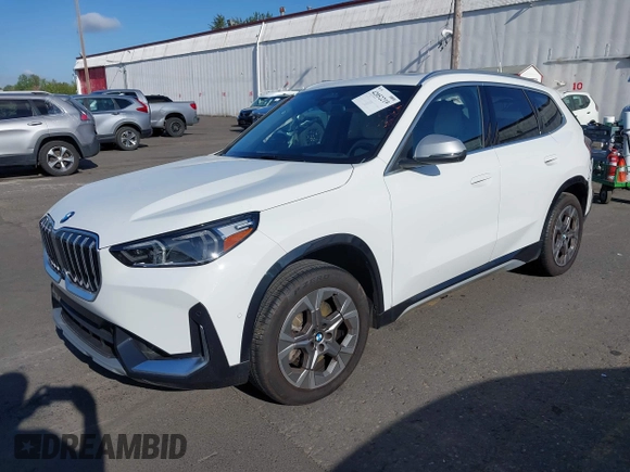 2024 BMW X1 xDrive28i с VIN WBX73EF0XR5Z50590, выставлен на аукционе IAAI как лот 42052219 с пробегом 3 158 миль миль и . История ставок и продаж доступна на DreamBid. Изображение 18.