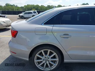 2015 Audi A3 Premium Plus z VIN WAUCCGFF6F1061507, wystawiony jako IAAI lot #42502310 z przebiegiem 131 670 mil mil oraz . Historia ofert i sprzedaży dostępna na DreamBid. Obrazek 6.