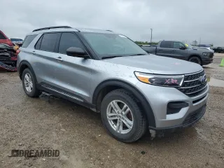 2022 Ford Explorer XLT z VIN 1FMSK7DH8NGA81304, wystawiony jako Copart lot #51003605 z przebiegiem 56 882 mil mil oraz Czysty tytuł • Clean title. Historia ofert i sprzedaży dostępna na DreamBid. Obrazek 4.
