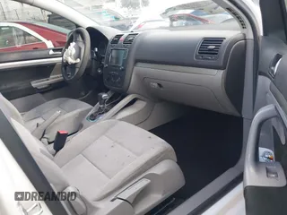 2007 Volkswagen Rabbit with VIN WVWDS71KX7W223285, listed as a IAAI auction lot 41505261 with 135,332 mi miles. Bid and sale history available at carsss.com. Image 5.