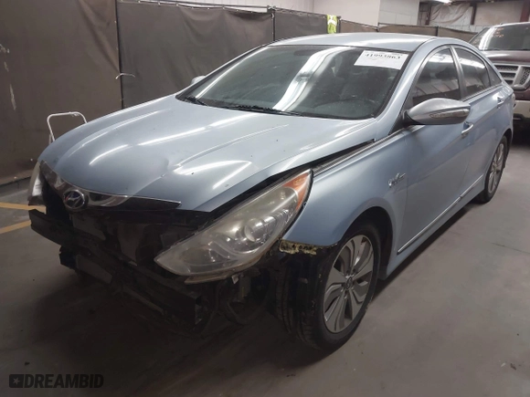 2013 Hyundai Sonata Hybrid Limited with VIN KMHEC4A48DA100753, listed as a IAAI auction lot 41993863 with 129,591 mi miles. Bid and sale history available at carsss.com. Image 17.