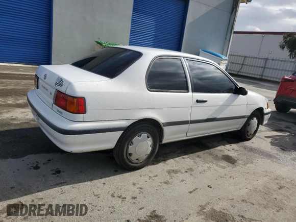 1992 Toyota Tercel z VIN JT2EL43B0N0152801, wystawiony jako Copart lot #43838825 z przebiegiem 81 697 mil mil oraz Tytuł czysty. Historia ofert i sprzedaży dostępna na DreamBid. Obrazek 3.