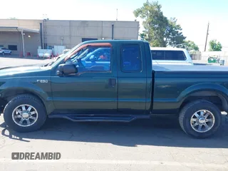 2003 Ford F-250 XL с VIN 1FTNX20L33EC88739, выставлен на аукционе IAAI как лот 42293415 с пробегом 163 159 миль миль и . История ставок и продаж доступна на DreamBid. Изображение 14.