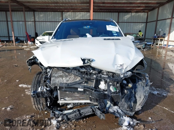 2019 Mercedes-Benz GLE 400 with VIN 4JGDA5GB3KB206029, listed as a IAAI auction lot 41279145 with 37,101 mi miles and . Bid and sale history available at DreamBid. Image 13.